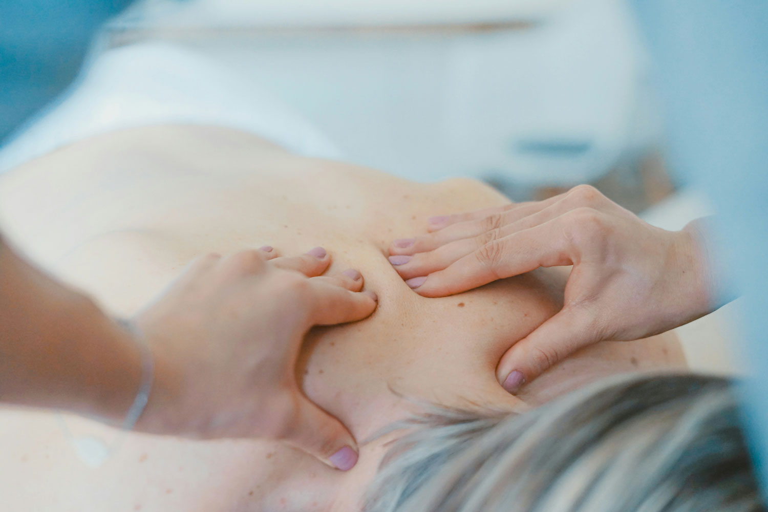 What Exactly is a Chiropractor?